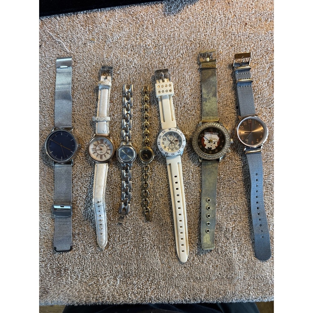 Lot of 7 Wrist Watches Mixed Styles Men Women Quartz Untested Parts Repair